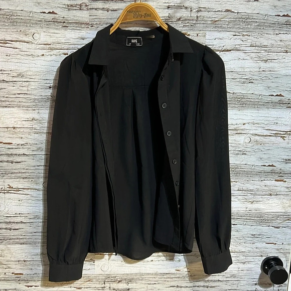 🇺🇸Have black  sheer-ish button up blouse size small - Picture 4 of 9